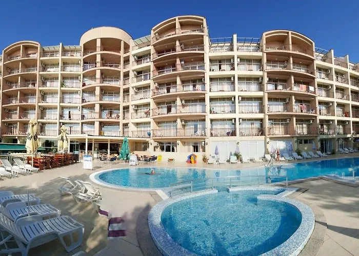 Luna 4* غولدن ساندز