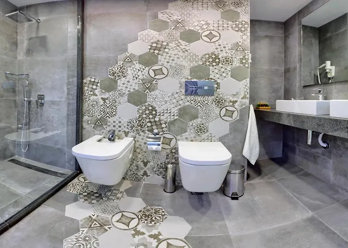 Luna فندق غولدن ساندز