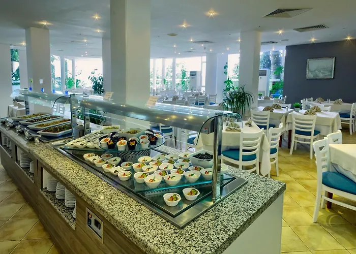 Luna فندق غولدن ساندز