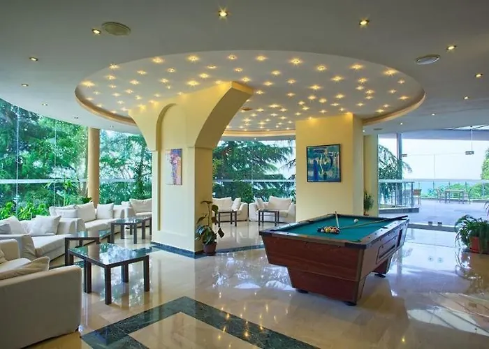 Luna غولدن ساندز