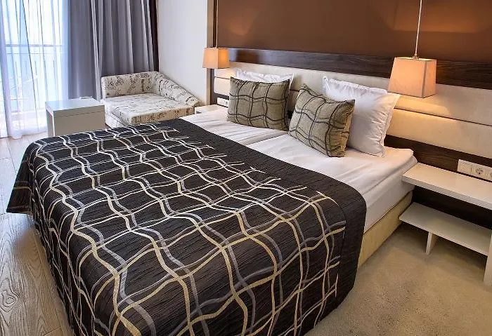 Luna غولدن ساندز