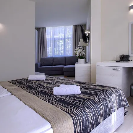 Luna 4* Golden Sands