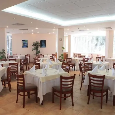 Luna 4* Golden Sands