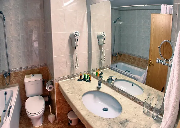 Luna 4* גולדן סנדס