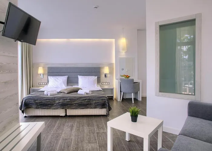 Luna 4* גולדן סנדס