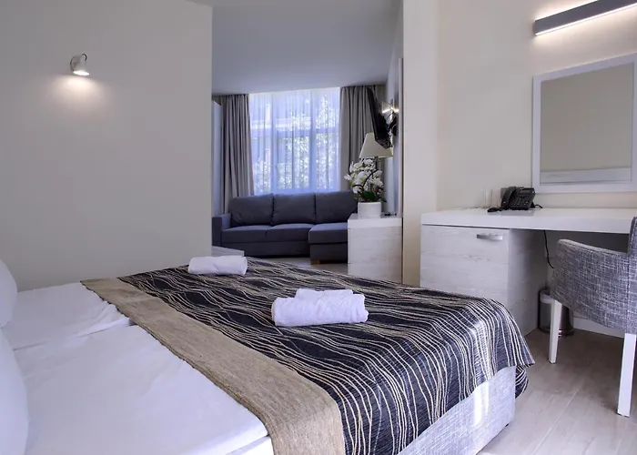 Luna 4* גולדן סנדס