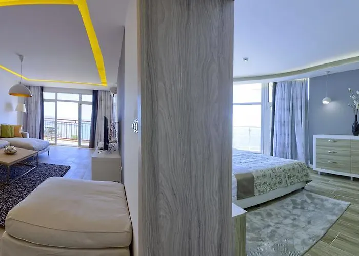 Luna מלון גולדן סנדס